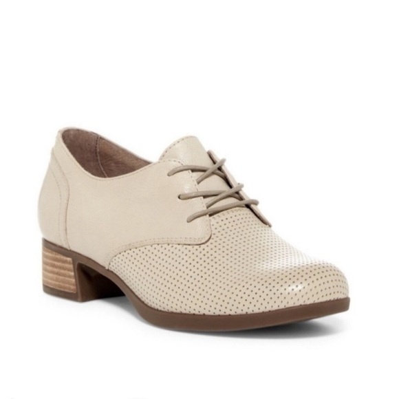 Dansko Louise Oxford Perforated Sand Beige EU 39 US 8.5-9 2905211200 - Picture 1 of 14